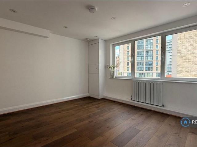 North End, Croydon, CR0 2 bed flat to rent £1,700 pcm £392 pw