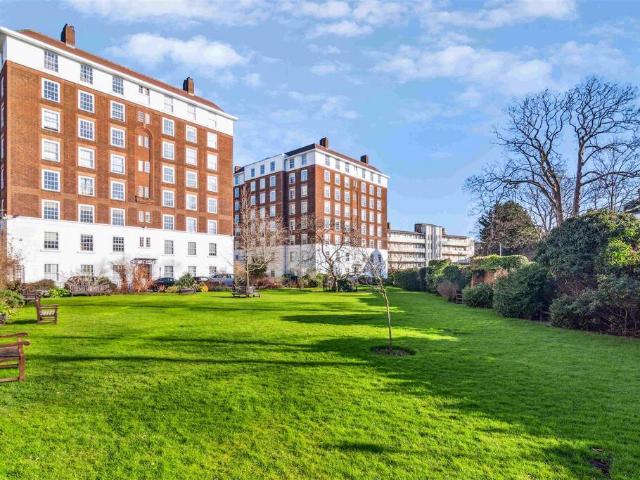 North End House, Fitzjames Avenue. 3 bed flat to rent £4,290 pcm £990 pw