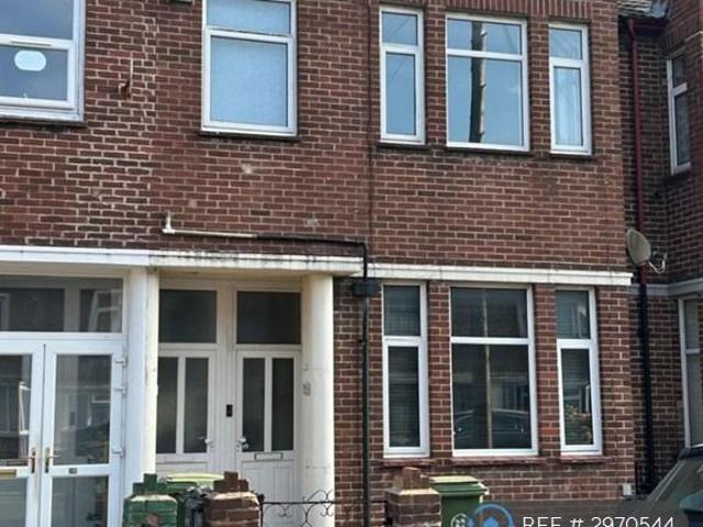 North End, Portsmouth, PO2 2 bed flat to rent £1,125 pcm £260 pw