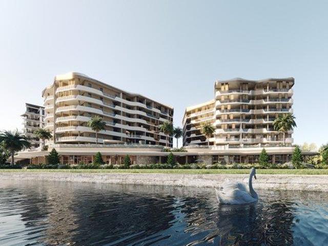 North Facing 3 Bedroom Apartment Showcasing Stunning Lake & Park Views