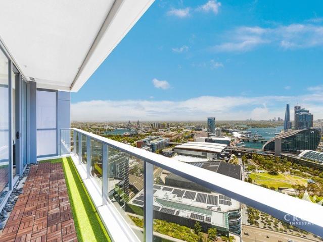 North facing 1 Bed 1 Study 1car apartment with fantastic water and city views