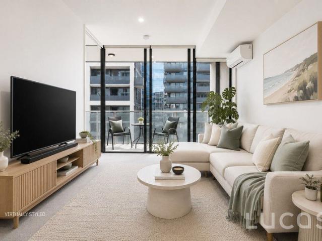 NORTH FACING 1 BEDROOM WITH NEW CARPET & FRESH PAINT 61SQM APPROX