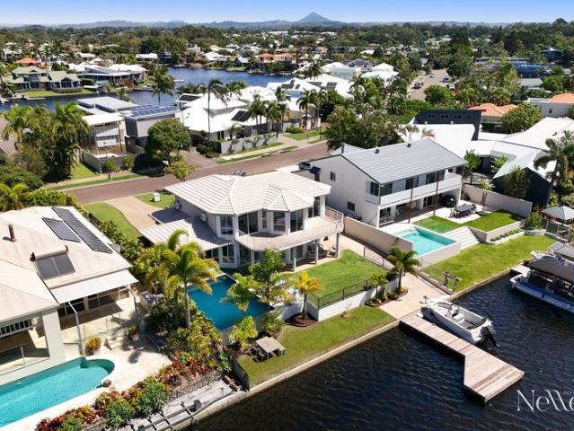 North Facing 20m Waterfront in Prestigious Cul de Sac