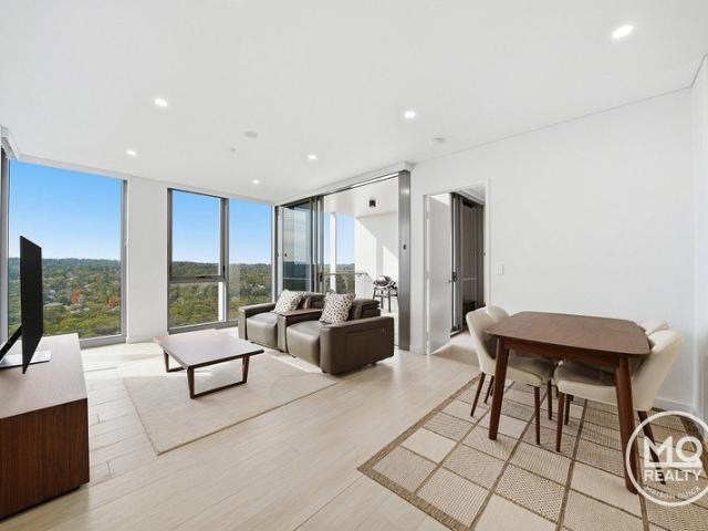 North Facing 2 Bed Apartment with Panoramic Views in Landmark Trilogy