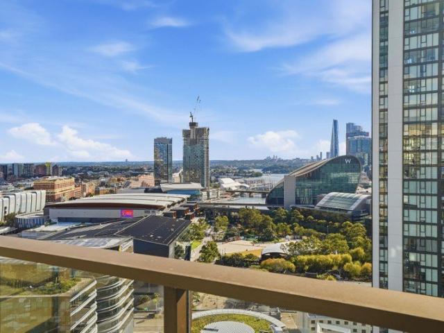 North Facing 2 Bedroom Apartment Boasting Breathtaking Views of Darling Harbour