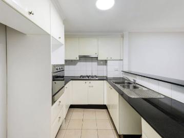North facing 2 Bedroom apartment in the heart of Hurstville