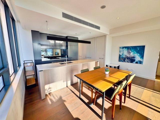 North facing 2bedrooms apartment please contact Patty on 0402315096