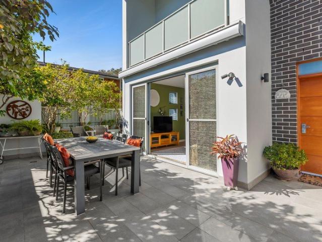 North Facing 406sqm Townhome with Exceptional Versatility