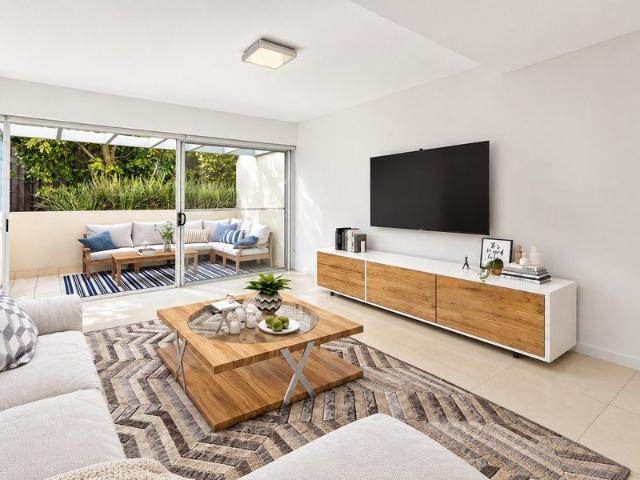 North Facing Coastal Living Moments from North Curl Curl Beach