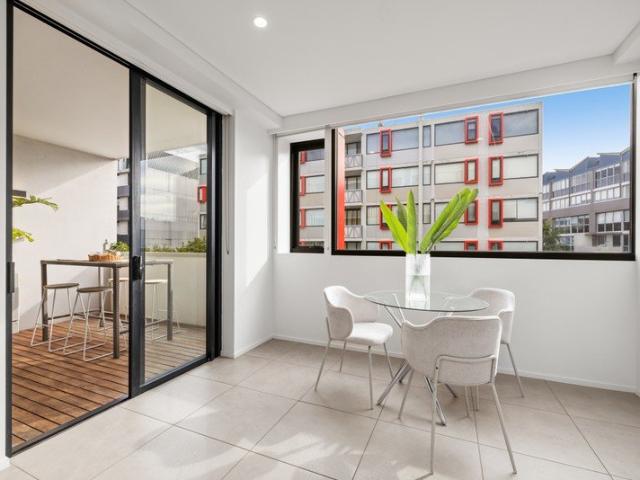 North Facing Contemporary Apartment in the Heart of Camperdown's Lifestyle Precinct