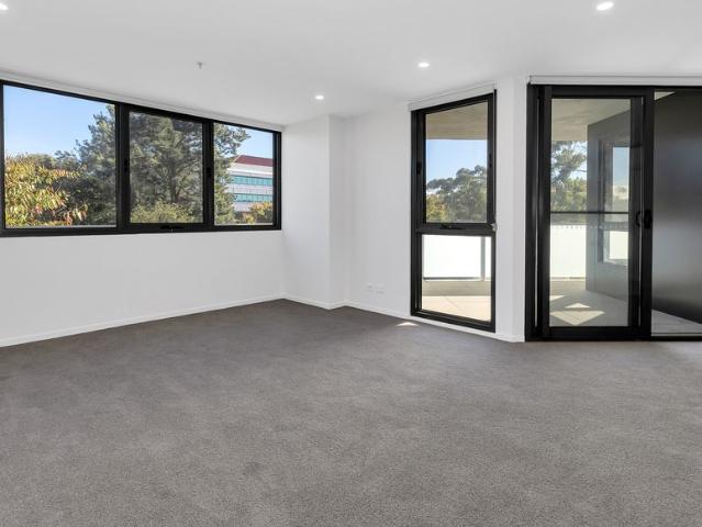 North facing. Corner position. Waterside living