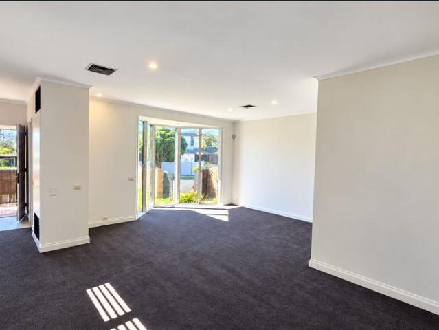 NORTH FACING CHARM, TWO COURTYARDS & A PARKSIDE ADDRESS
