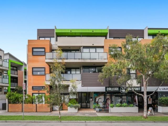 Huge apartment with North facing living