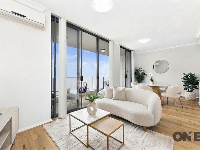North Facing Apartment on Level 2 Walk to Station & Shops