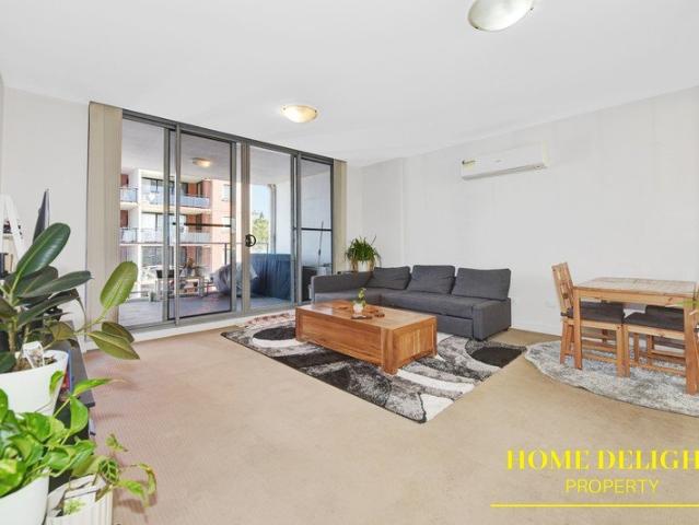 North facing apartment doorstep to Westfield!