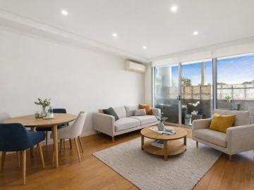 North Facing Apartment Footsteps to All Georges Hall Amenities