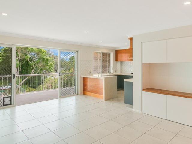 NORTH FACING APARTMENT IN CENTRAL COOLANATTA