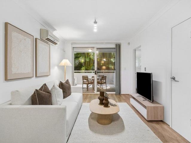North facing apartment in lifestyle setting