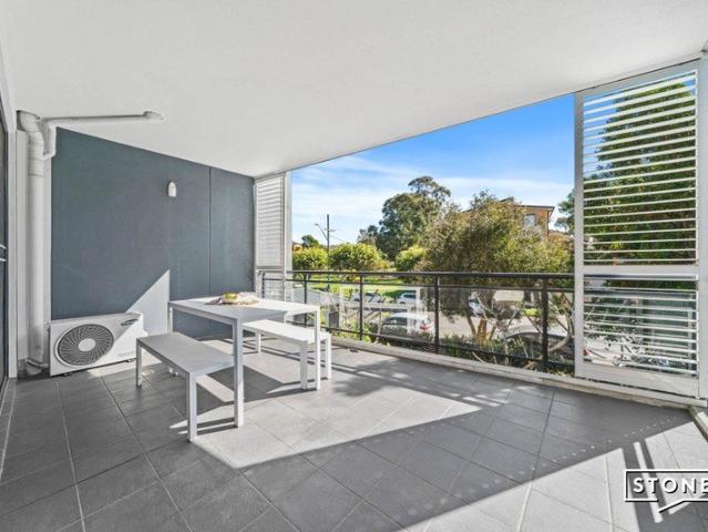 North Facing Apartment with Impressive Wraparound Balcony