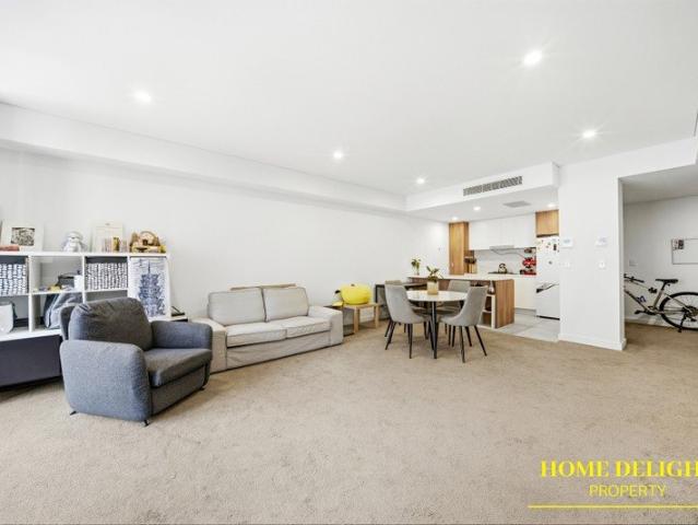 North facing apartment with super convenient location!