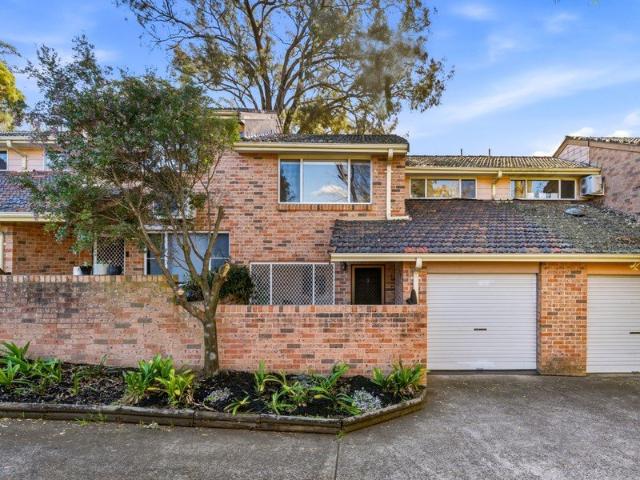 North Facing Boutique Living, Short Walk to Ingleburn Station