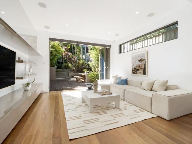 North Facing Beachside Residence Moments To Coogee Beach