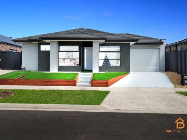 NORTH FACING BEAUTIFUL FAMILY HOME IN A QUIET LOCATION! BRAND NEW HOUSE