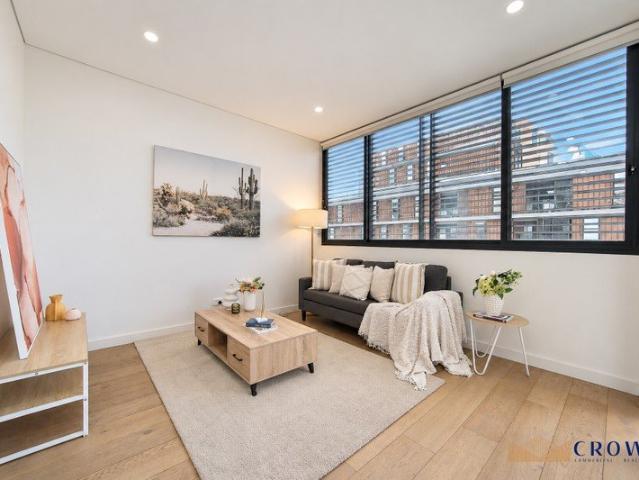 North Facing | Garden Residence | Walk to Green Square