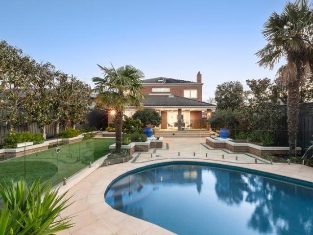 North Facing Grand Scale Family Oasis in Brighton's Heart
