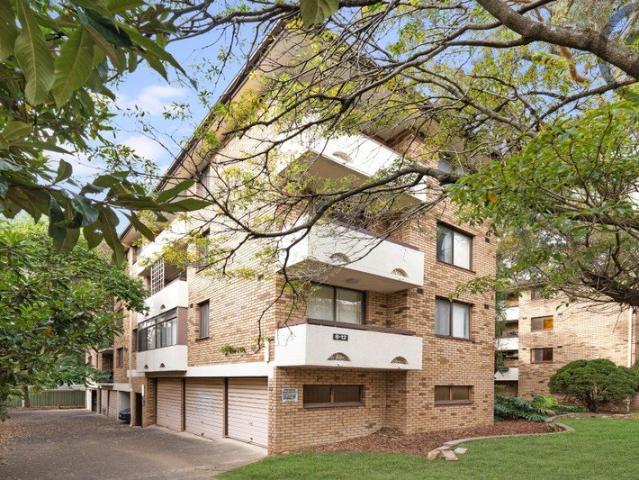 North Facing Full Brick Apartment in an Ultra Convenient Location
