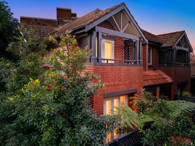 North Facing Entertainer's Townhouse 274sqm on Title