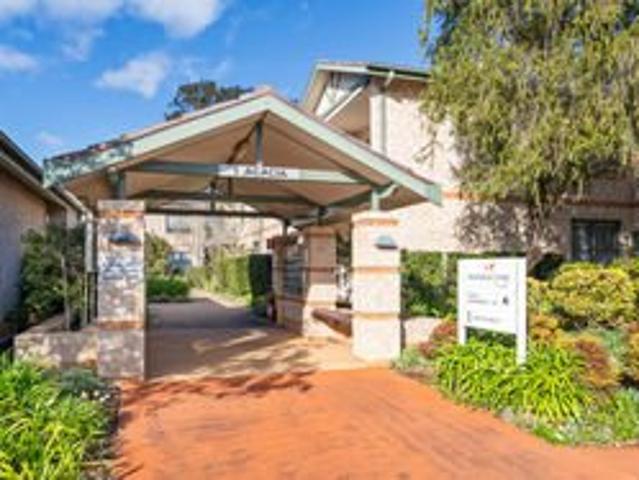 North facing, easy Ground Level Living with Garden Views
