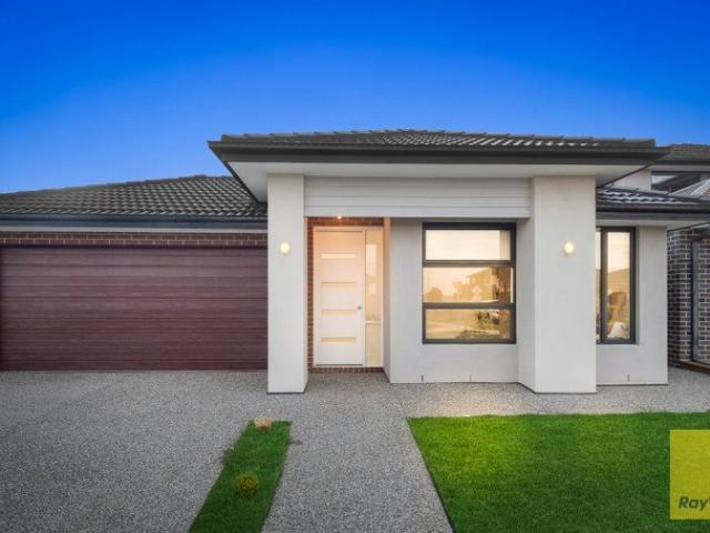 North Facing Elegance for the Modern Family!