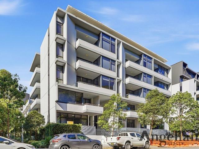 North Facing Executive Oasis in Luxury Meriton Building