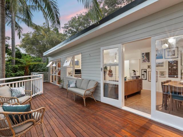 North facing family beach house, walk to everything location