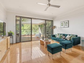 North facing family home and bushland retreat