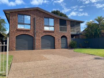 North Facing Family Home With Water Views