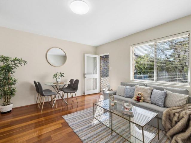 North Facing First Floor Apartment in a Prime Lifestyle Location