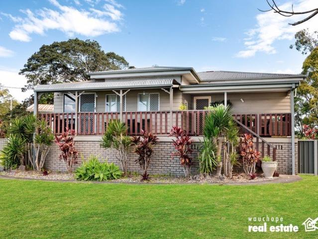 North Facing Home with Hastings River Views