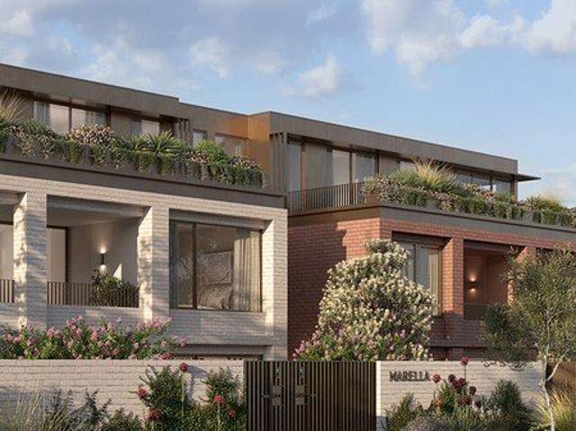 North Facing Hampton Penthouse with Panoramic City Views