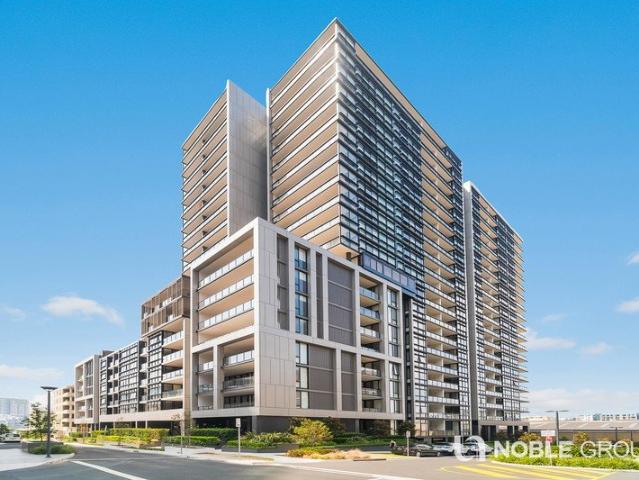 North Facing High Level One Bedroom Apartment with Water view