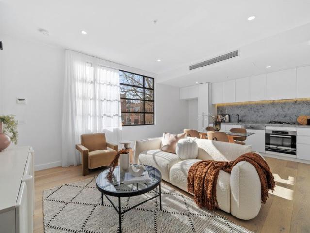North Facing Huge Windows Luxury Designer Townhome in Fitzroy