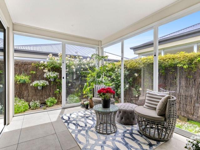 North facing indoor/outdoor entertainer