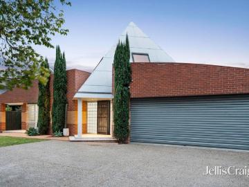 North facing icon on Coburg's finest street