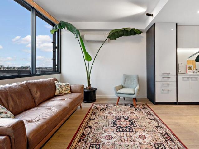 North Facing Living with a Garden Retreat at Your Door