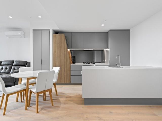 North Facing Living with Flexible Study & Guest Space
