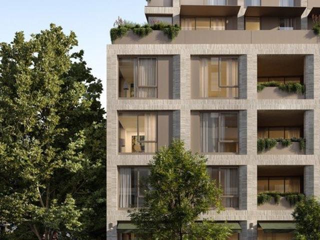 North Facing Living with Space to Settle In
