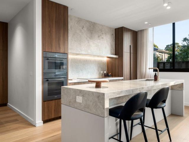 North Facing Luxury Living with Horizon Views