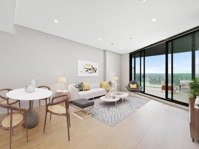 North Facing Luxury Living in the Prestigious Landmark Residences