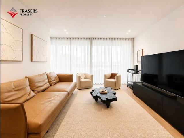 NORTH FACING, LUXURY 3 BEDROOM WATERFRONT APARTMENT, OFFERING MARINA VIEWS